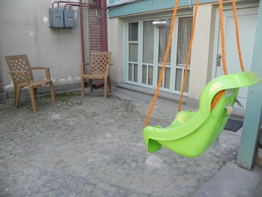 Old Yard Guest House Tbilisi Exteriör bild